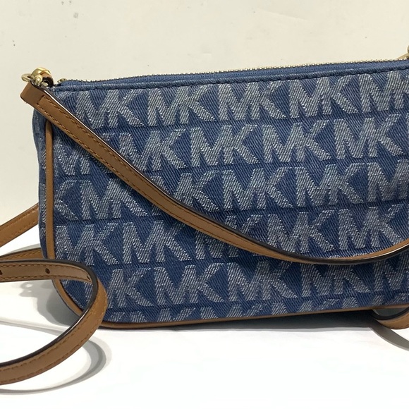 Jet Set Convertible Md Pouchette Denim Pvc Leather Cross Body Bag - Picture 5 of 12